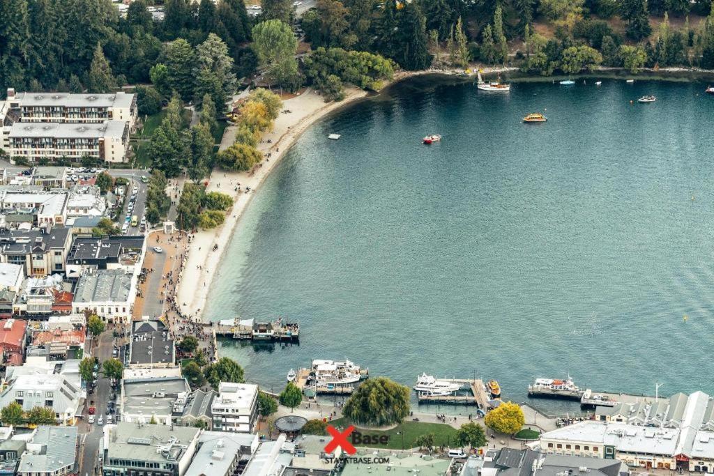 Base Backpackers Квинстаун Экстерьер фото