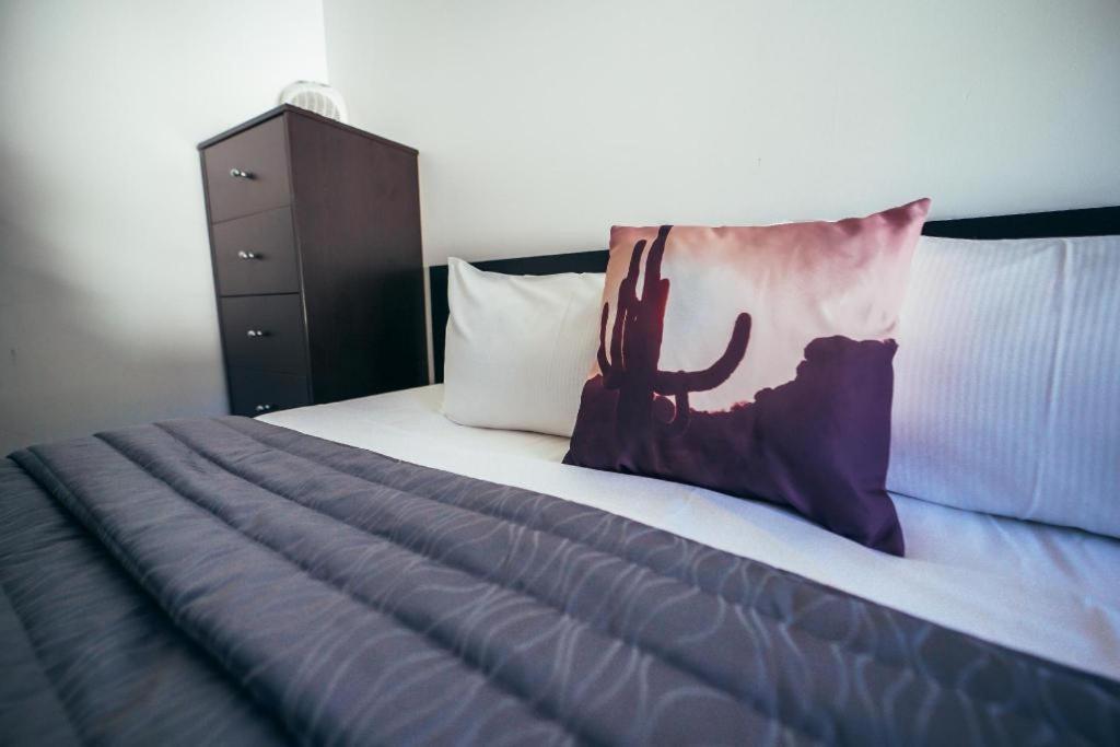 Base Backpackers Квинстаун Экстерьер фото