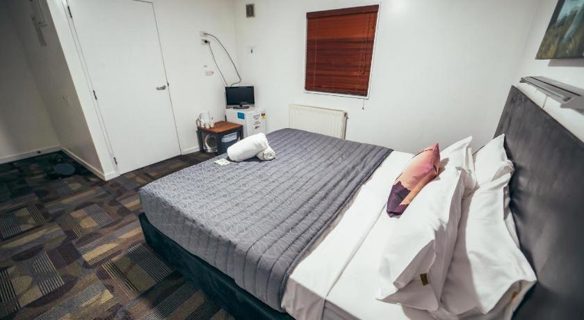 Base Backpackers Квинстаун Экстерьер фото