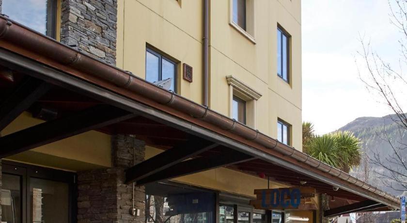 Base Backpackers Квинстаун Экстерьер фото