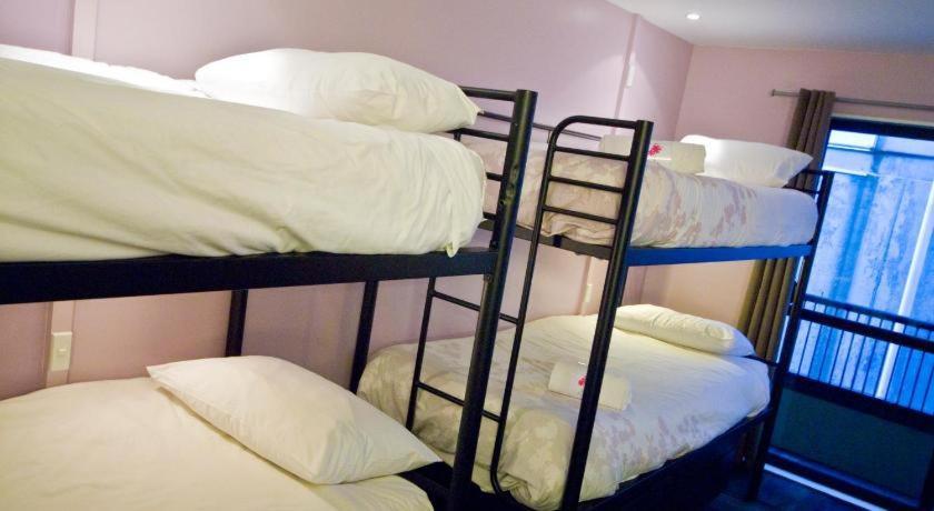 Base Backpackers Квинстаун Экстерьер фото