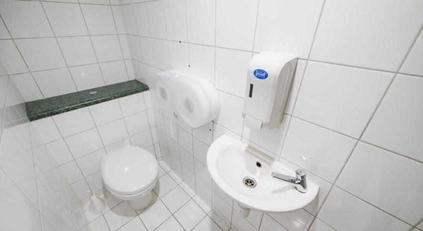 Base Backpackers Квинстаун Экстерьер фото