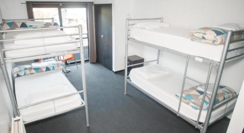 Base Backpackers Квинстаун Экстерьер фото
